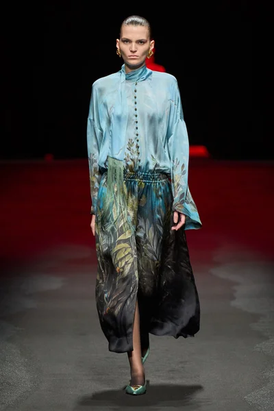 Look 28